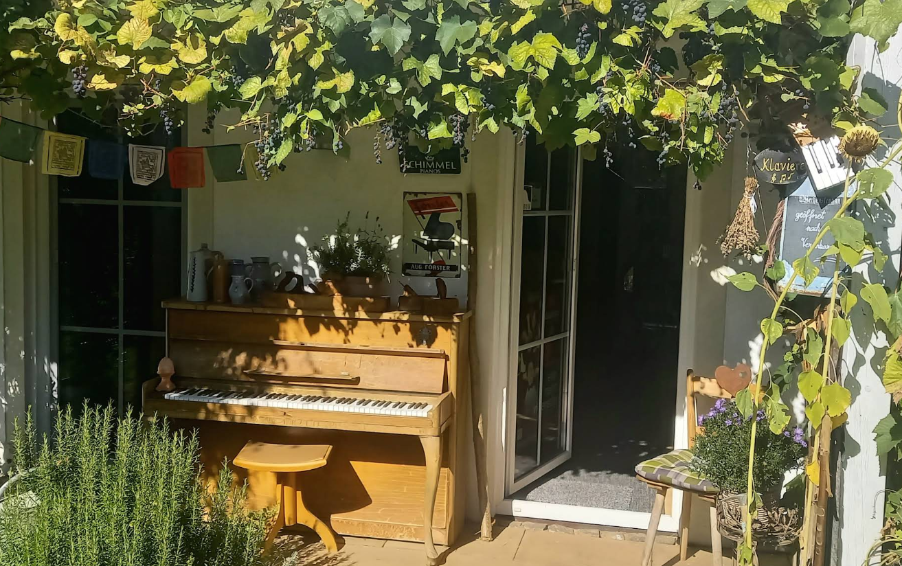 Walter Thumann Piano Service